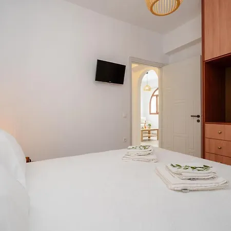 Orkos Naxian Wave 3 펜션 미크리 비글라